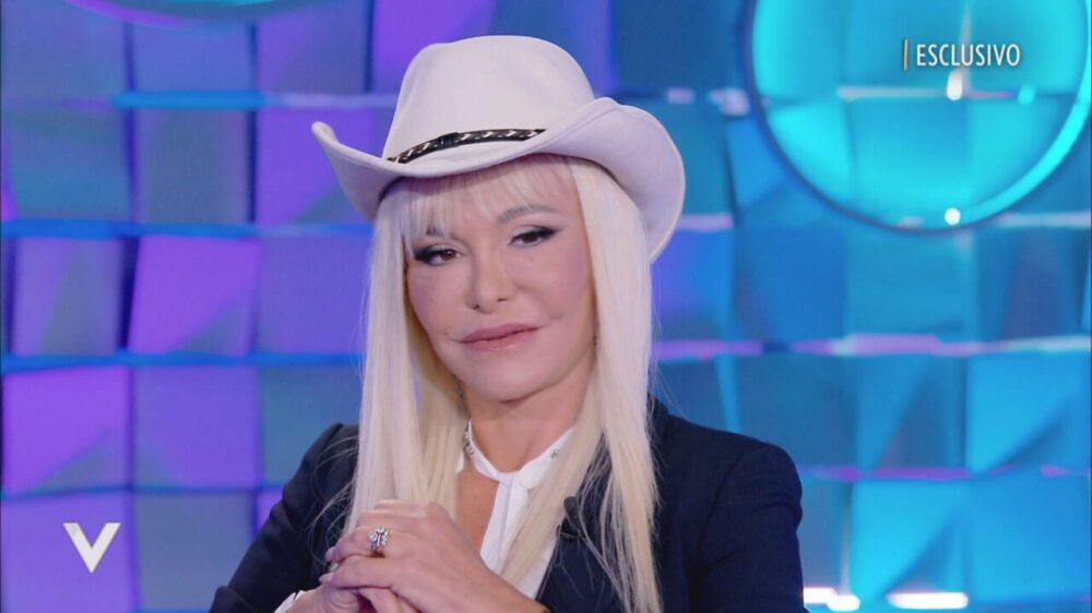 Vera Gemma e la confessione inedita: "I miei genitori mi costrinsero a rifarmi il naso"