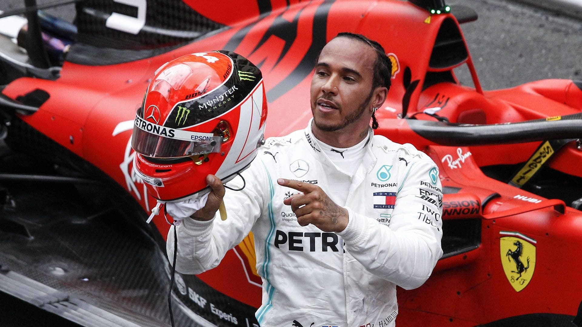 Hamilton in Ferrari, l'annuncio è imminente "Coppia da sogno con Leclerc"