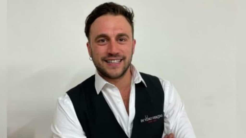 "Chiedo aiuto a tutti. A chi ha voglia di perdere un oretta per aiutare un ragazzo di 33 anni che si sta ammazzando sia fisicamente che a livello monetario"