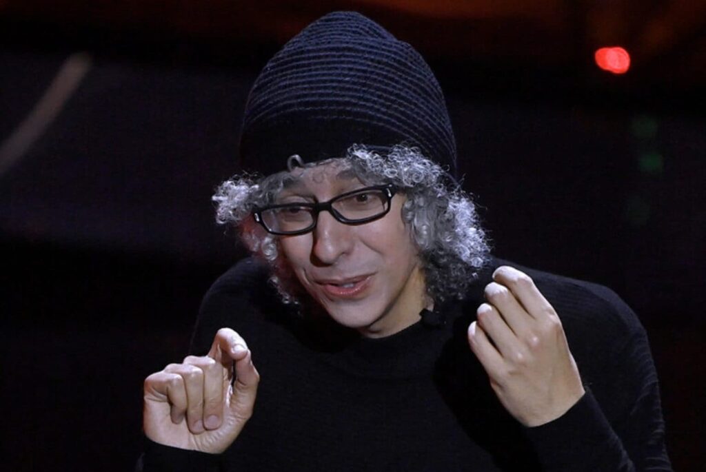 Grande apprensione per le condizioni di salute dell'artista il cui concerto, previsto per il 15 marzo a Taranto, è stato spostato