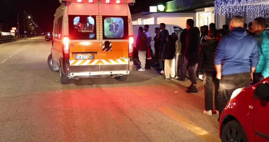 Incidente a Gallo, cuginetti di 6 e 10 anni investiti davanti alla pizzeria: gravissimi