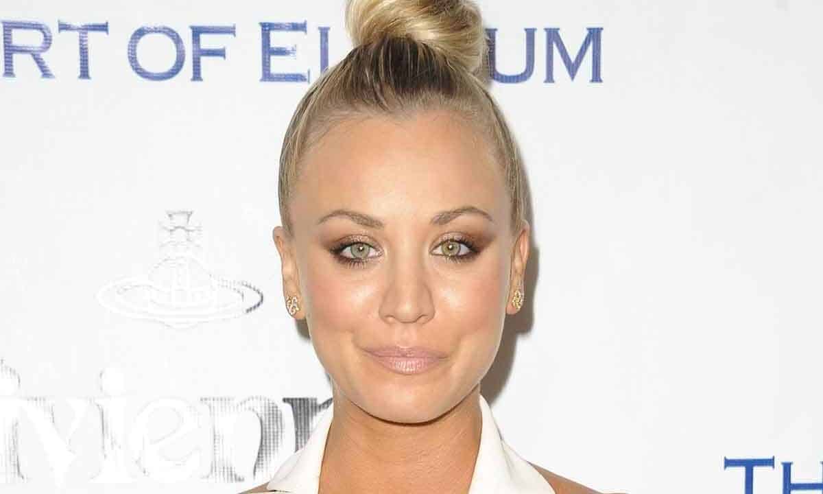 Kaley Cuoco chi è: età, carriera, vita privata e il fidanzamento con Johnny Galecki