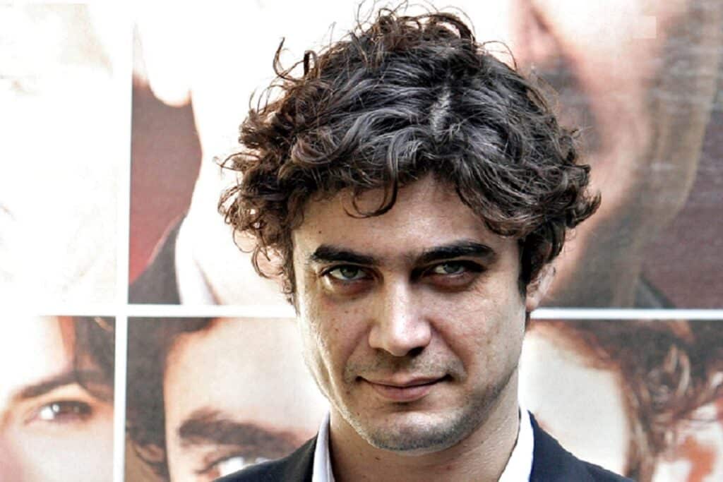 Le info su Riccardo Scamarcio: l'attore italiano che ha incontrato il cinema internazionale