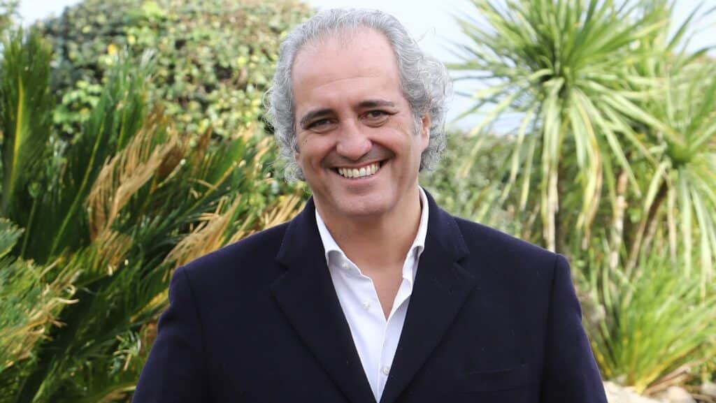 Chi è Giovanni Terzi, il compagno di Simona Ventura? Tutto sul giornalista