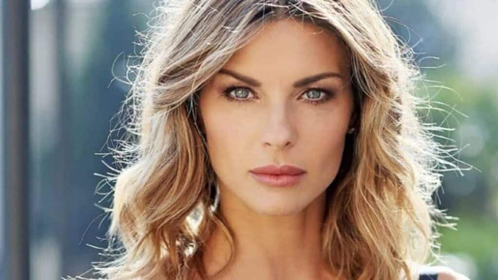 Conosci tutto su Martina Colombari? Le curiosità su Miss Italia '91