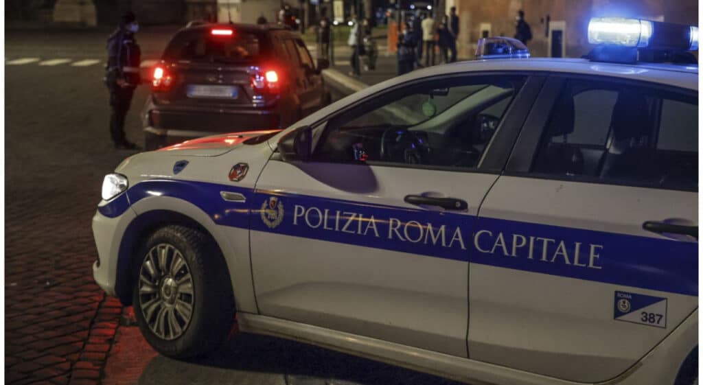 Il giovane è l'ennesima vittima della strada a Roma. La 47esima da inizio anno