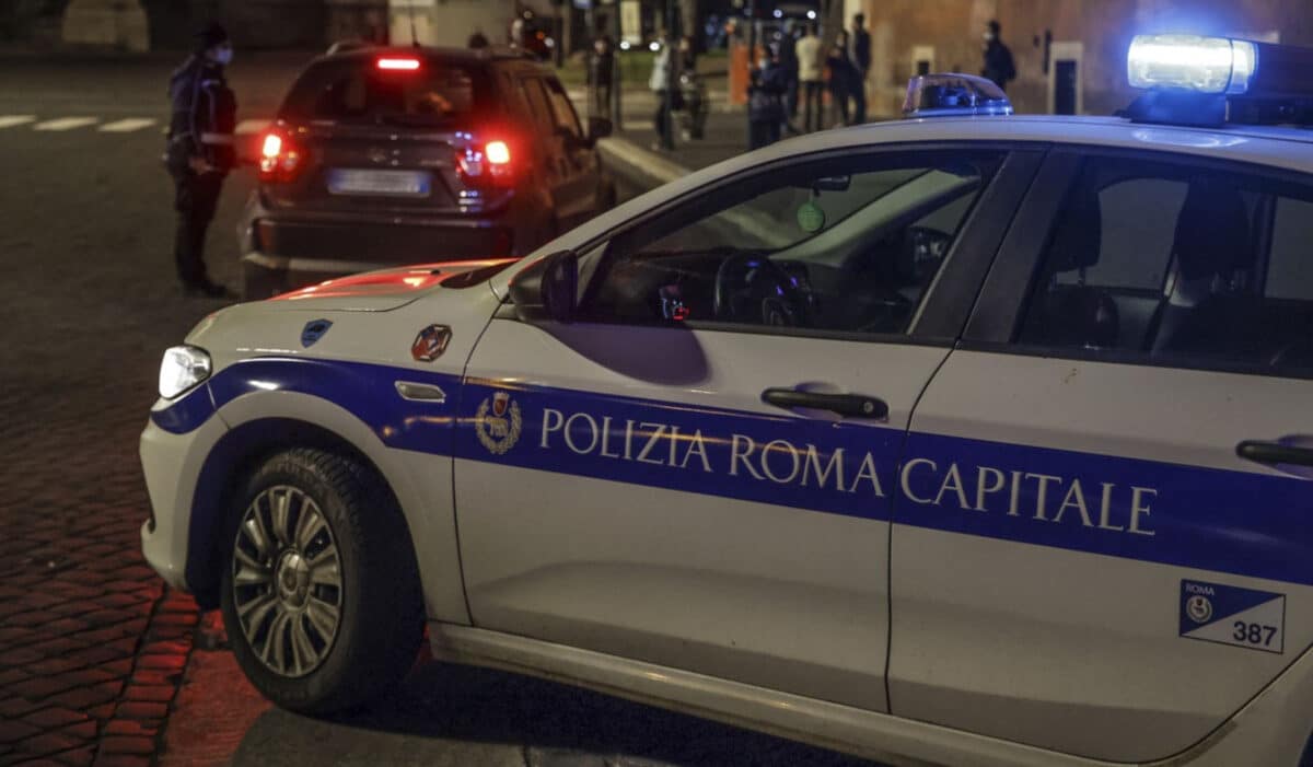 Il giovane è l'ennesima vittima della strada a Roma. La 47esima da inizio anno