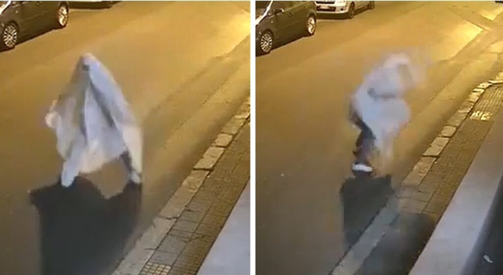 Il VIDEO, ripreso della telecamera di sicurezza, è stato condiviso sui social dai parenti della donna ed è diventato subito virale