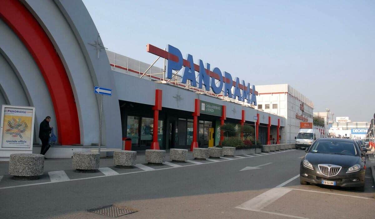 Marghera, 61enne trovato morto in un tir nel parcheggio del supermercato: era scomparso da giorni