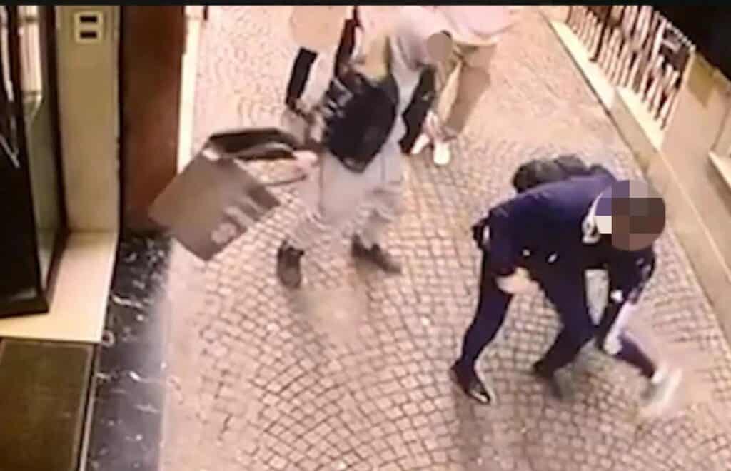 "Mi ha chiesto di andare a cena da loro per conoscere il figlio che mi ha colpito con calci e pugni. Sarebbe bello poterlo vedere e capire cosa gli è scattato in testa."