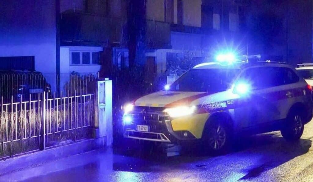 precipita quarto piano muore