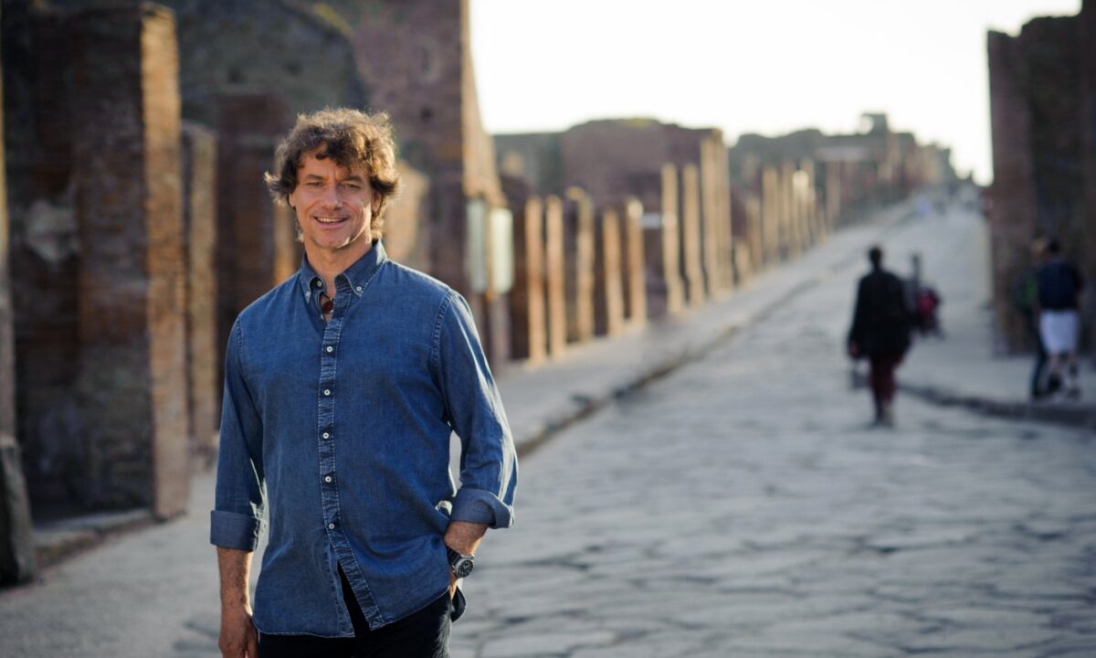 "Siamo andati in scena come una compagnia teatrale che non poteva sbagliare." Ha detto Angela in riferimento alla tecnica del piano sequenza usata lunedì, per la prima volta in tv