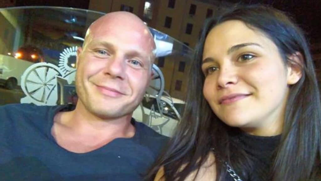 "Ci hanno fatto vedere soltanto una parte del viso. È stato terribile. Avrebbe potuto fare molte cose belle e avere tante soddisfazioni." Hanno raccontato la madre e la sorella di Paolo
