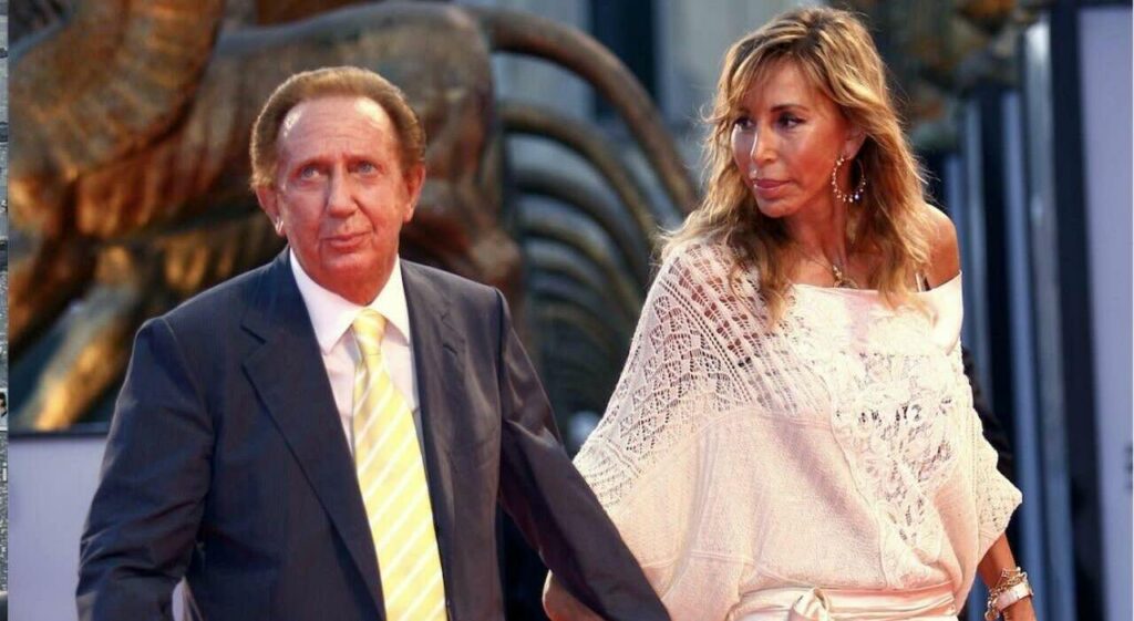 Morte Mike Bongiorno, la moglie Daniela Zuccoli confessa: " È morto in piedi, con me vicino"