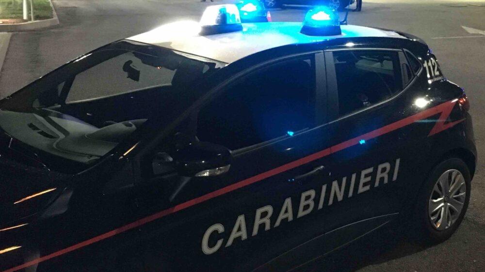 Dramma a Cagliari, ex carabiniere aggredito con arma da taglio in un locale: arrestato 19enne