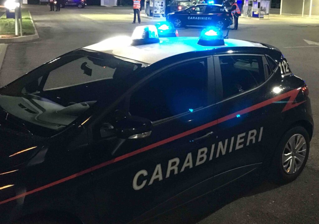Dramma a Cagliari, ex carabiniere aggredito con arma da taglio in un locale: arrestato 19enne