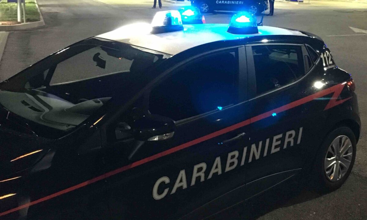 Dramma a Cagliari, ex carabiniere aggredito con arma da taglio in un locale: arrestato 19enne