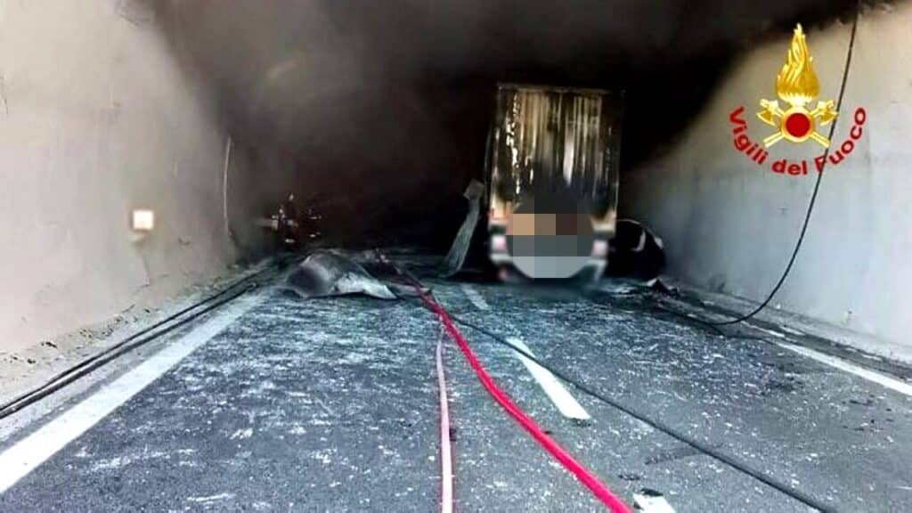 Il terribile scontro alle prime ore di questa mattina all'altezza del comune di Pero, Milano