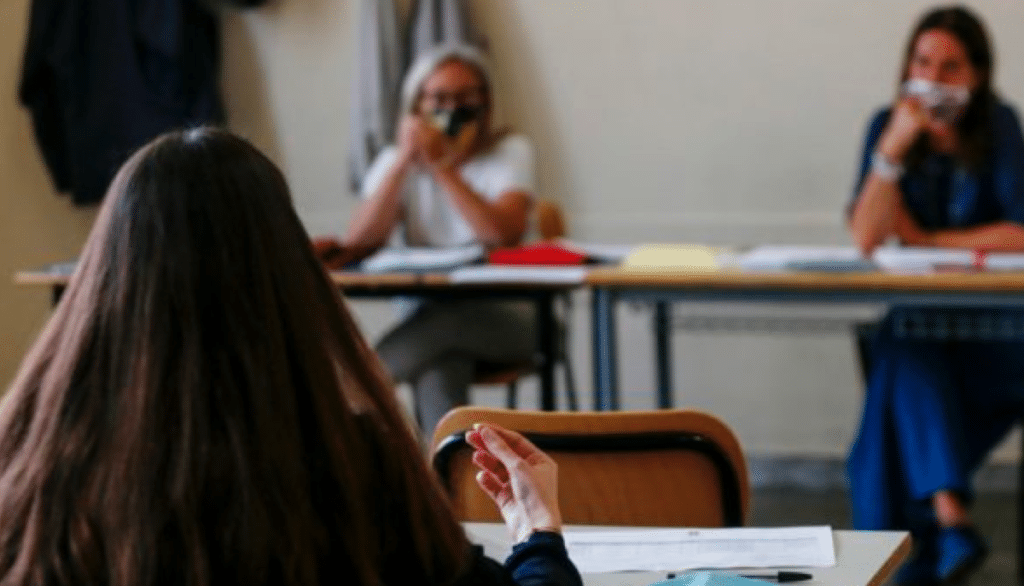 "Mi sono sentita ferita nell'orgoglio di studentessa. Mi è parso di non essere stata rispettata." Ha detto una delle tre "ribelli"