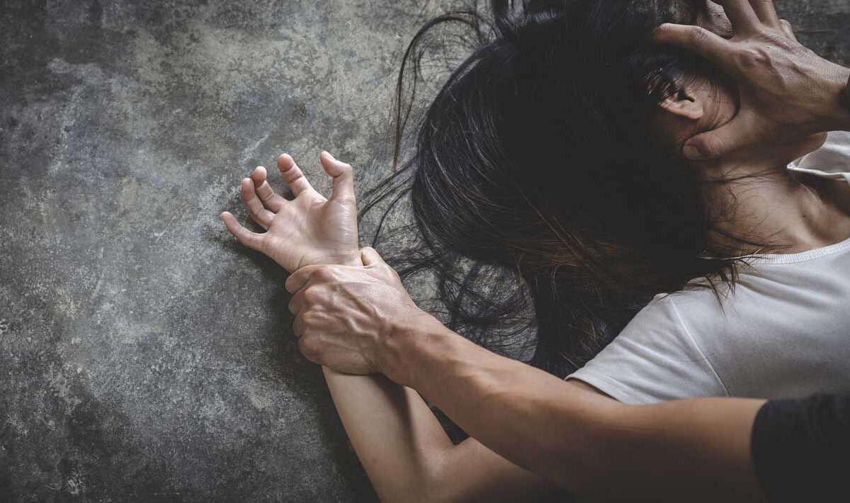 13enne violentata in un villaggio, il 17enne accusato si difende: “Non sapevo avesse 13 anni”