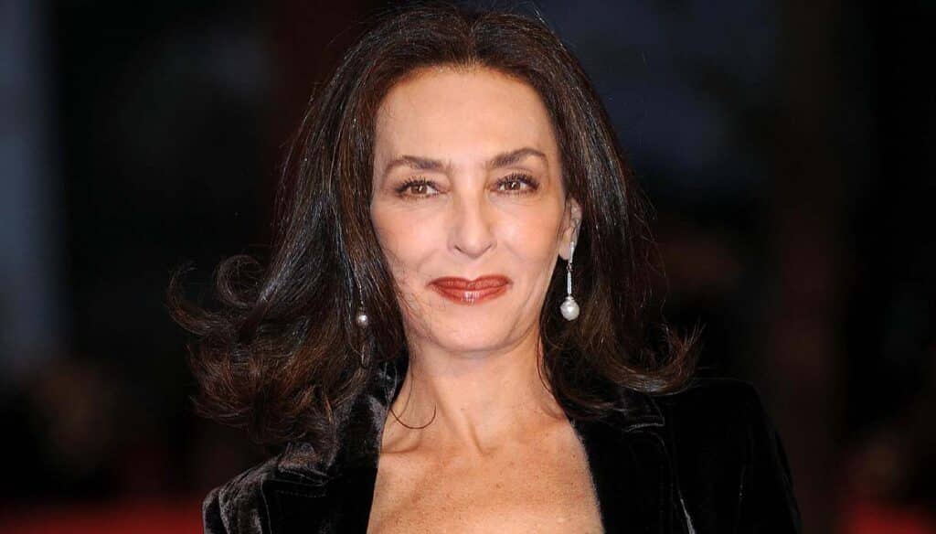 Debuttò al cinema nel 1976 con Roma a mano armata e Squadra antiscippo, a fianco di Maurizio Merli e Thomas Milian