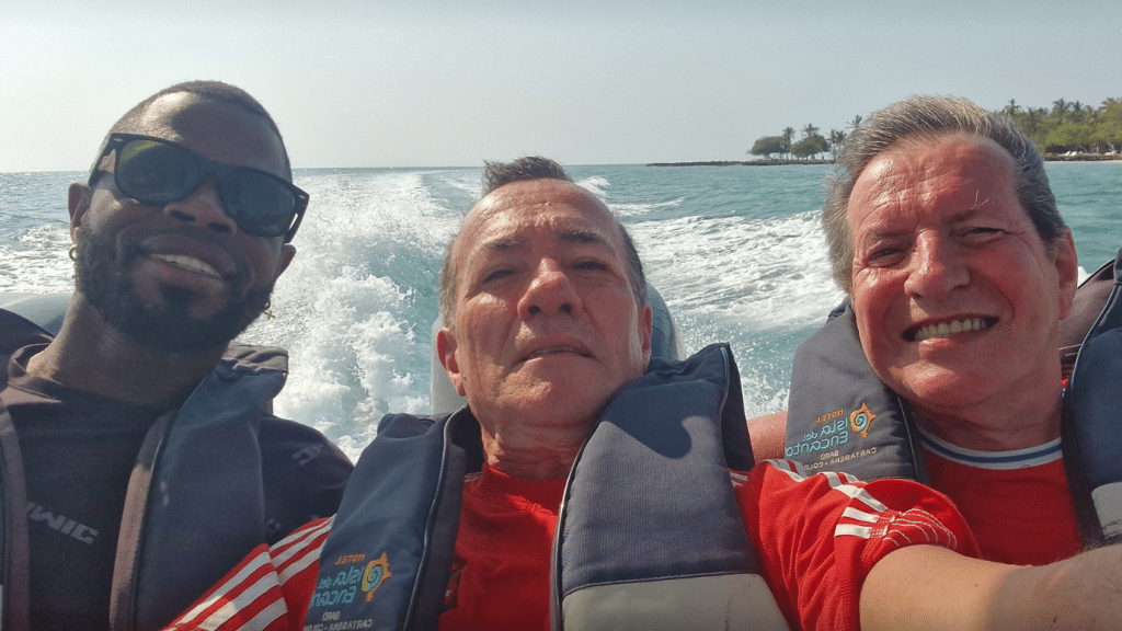 I due avrebbero ospitato il 34enne per diverso tempo nel loro appartamento. Poi sarebbe scattata la follia omicida