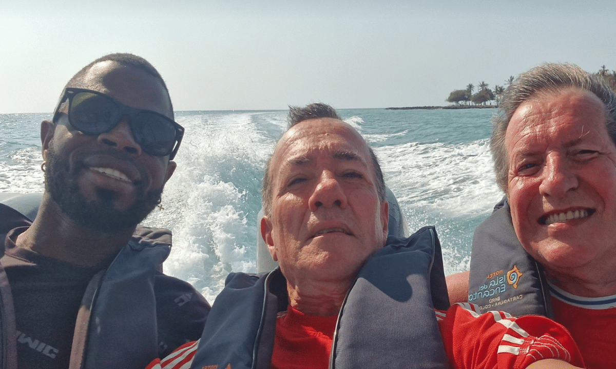 I due avrebbero ospitato il 34enne per diverso tempo nel loro appartamento. Poi sarebbe scattata la follia omicida