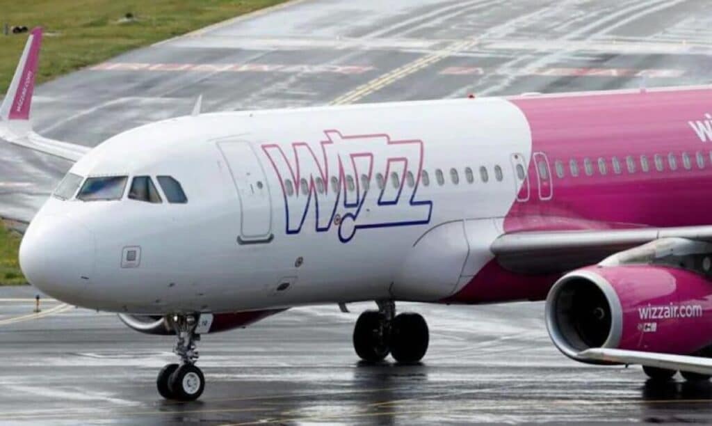 "All you can fly", "WIZZ AIR" lancia l'abbonamento per volare senza limiti: l'idea geniale