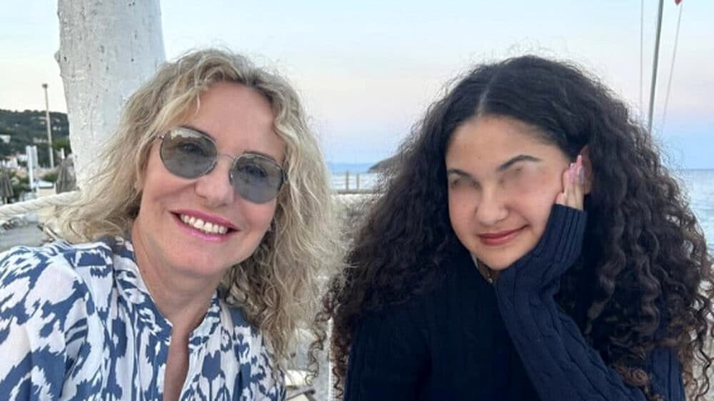 La rivelazione choc di Antonella Clerici: "Mia figlia si è fidanzata con un ragazzo più grande"