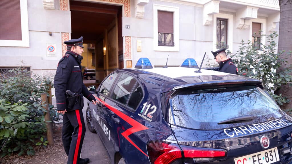 Orrore a Ragusa, 20enne rapina e violenta una prostituta: arrestato