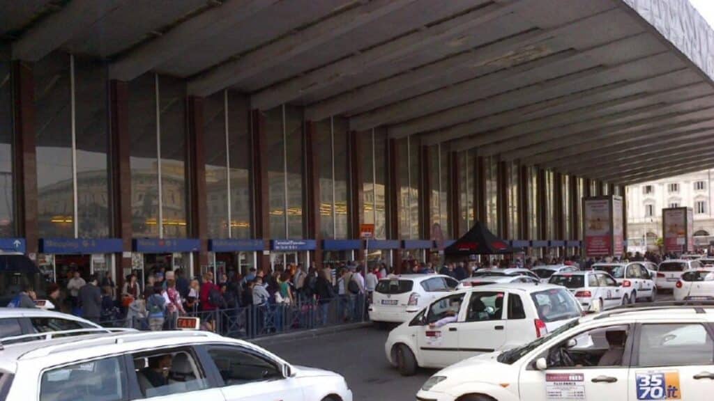 La fotografa e videoreporter aveva preso un taxi dalla Stazione Termini a San Lorenzo. Poi l'assurdo inconveniente. I dettagli