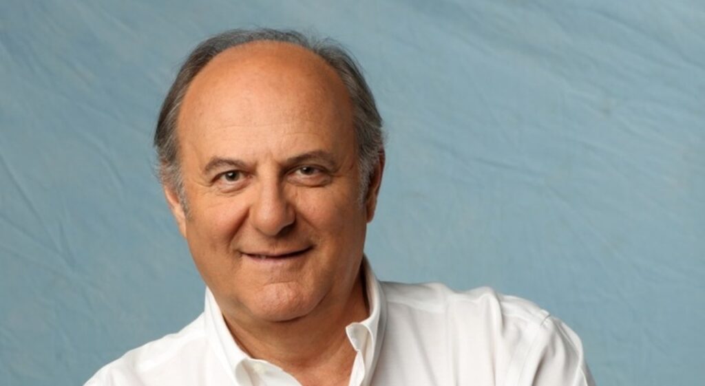 Gerry Scotti rompe il silenzio: “Ho soldi sufficienti per non farmi comprare"