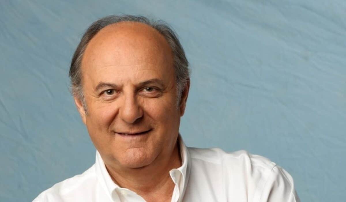 Gerry Scotti rompe il silenzio: “Ho soldi sufficienti per non farmi comprare"