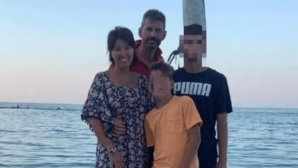 La strage familiare dopo il compleanno del padre. "Ho pensato che uccidendoli mi sarei liberato da questo disagio"