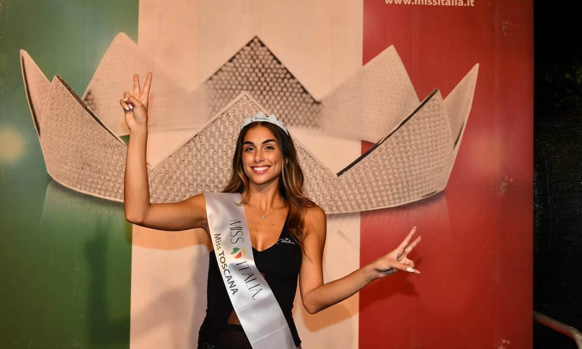 Miss Italia 2024, la reginetta di bellezza è Ofelia Passaponti: ecco chi è
