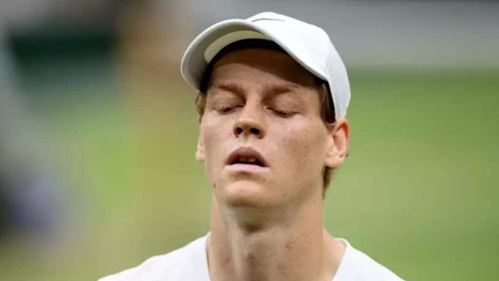 Doccia fredda per il campione italiano che dovrà convivere con la minaccia della squalifica mentre è a Pechino a difendere il titolo vinto l'anno scorso