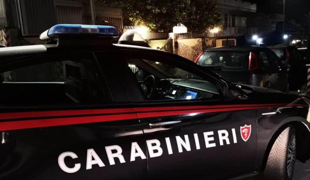 stupro 23enne arrestati uomini