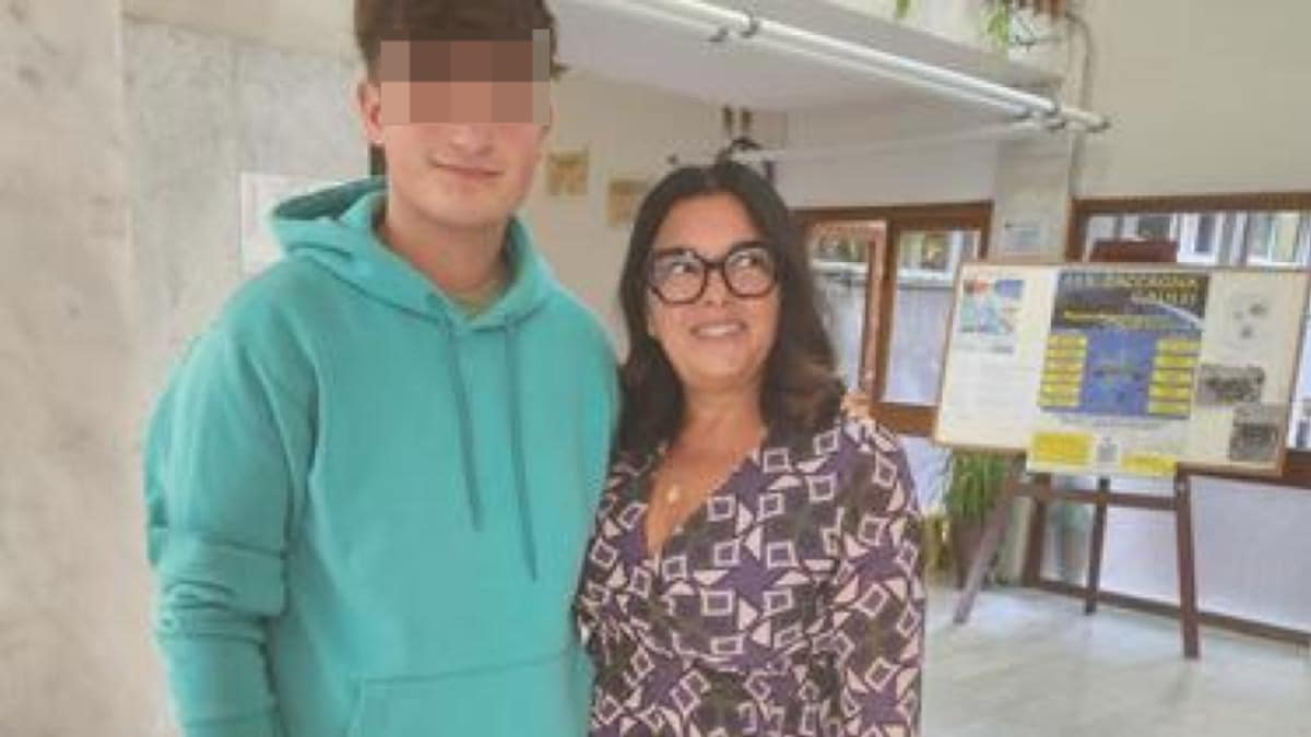 bidella quasi soffocata salvata 15enne